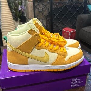 Nike SB Dunk High Pineapple. Size 9.5 mens